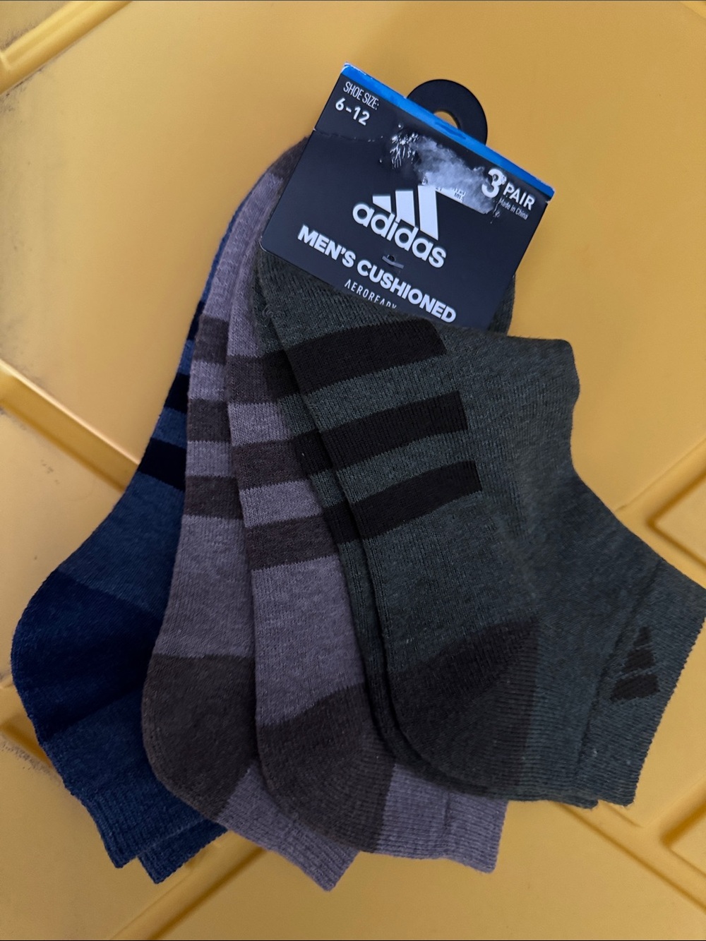 adidas Men's 3-Pack Cushioned low cut Socks - Blue, Green, Brown